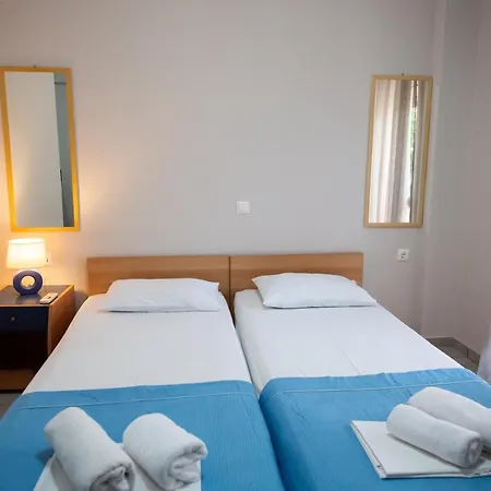 Hotel apartamentowy Nick's & *
