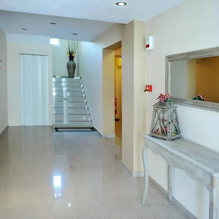 Nick's & Aparthotel Lefkada City
